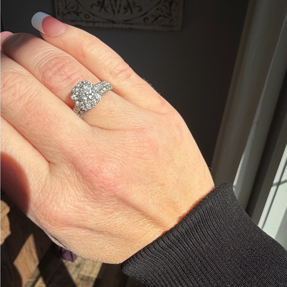 Elegant Silver Women's Ring